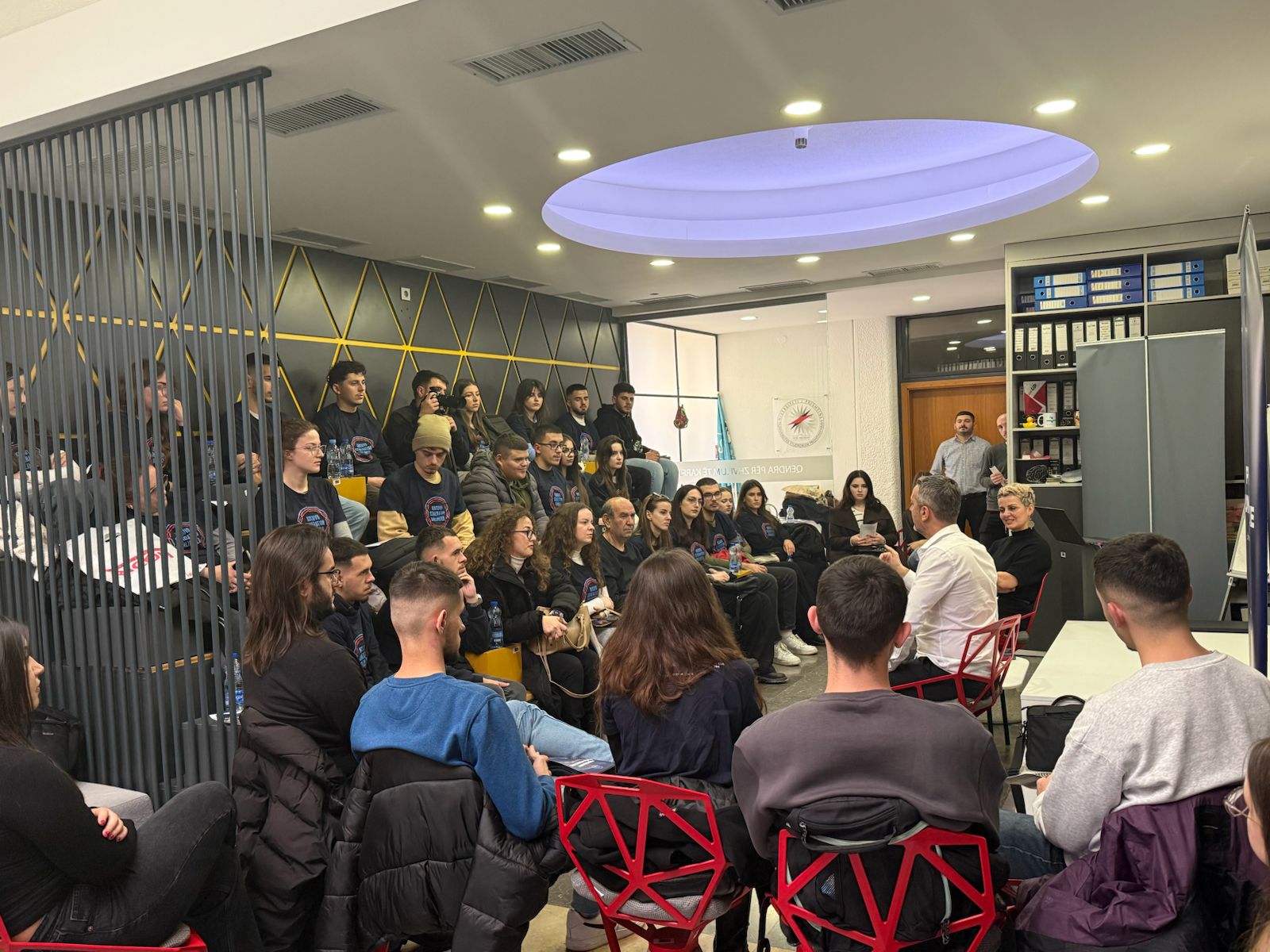 Ardian Hoxha Motivates 40 Young Participants in a Dynamic Leadership Session through K-GenU